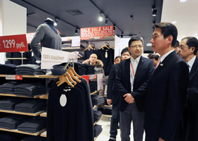 20110308-230212 1450-1500 UNIQLO3.jpg